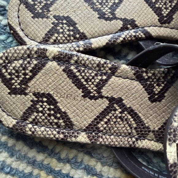 Tory Burch Women's Miller Stamped Snake Printed Leather Sandals Flats Sz 8 - Picture 3 of 4